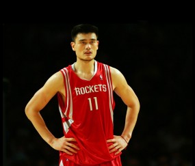 爱游戏-F1赛车赛场焦点！美国队对阵意大利队，爆冷逆转，黑马强势击败劲敌